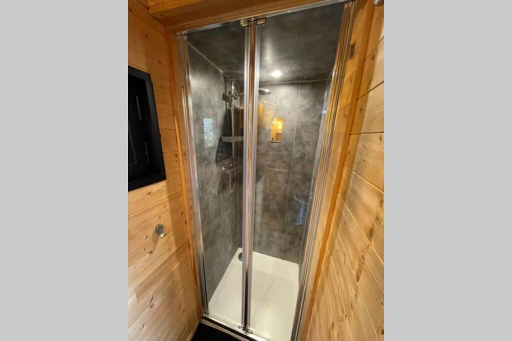 Myinsolite - Tiny-House, Jacuzzi, Brasero, Piscine Aigues-Mortes Exterior photo
